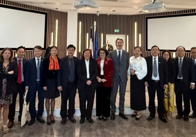 Đoàn công tác của Liên đoàn Luật sư Việt Nam thăm và làm việc với Hội đồng Luật sư Quốc gia Pháp