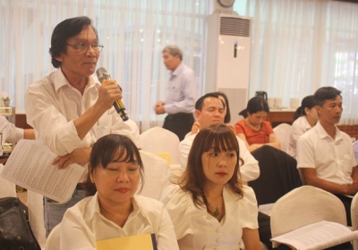 Vấn đề luật sư có được làm chứng việc mua bán quyền sử dụng đất bằng giấy tay tiếp tục gây tranh cãi
