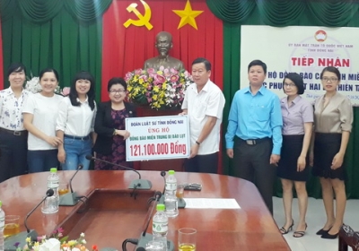 Tiếp nhận trên 120 triệu đồng ủng hộ các tỉnh miền Trung