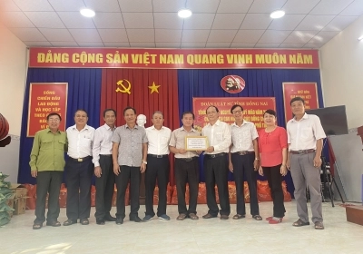 Đoàn Luật sư tỉnh Đồng Nai tặng quà người cao tuổi và các đảng viên lão thành cách mạng