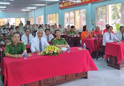 Đoàn Luật sư tỉnh Đồng Nai tuyên truyền pháp luật và trao quà Tết cho phạm nhân tại Trại tạm giam Công an tỉnh