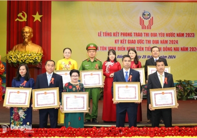 Ngày 25/3 Đoàn Luật sư tỉnh Đồng Nai được UBND tỉnh khen thưởng ghi nhận thành tích xuất sắc trong hoạt động Cụm, Khối thi đua năm 2023