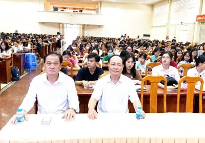 Đoàn Luật sư tỉnh Đồng Nai tuyên truyền, phổ biến, giáo dục pháp luật cho sinh viên Trường Đại học Đồng Nai