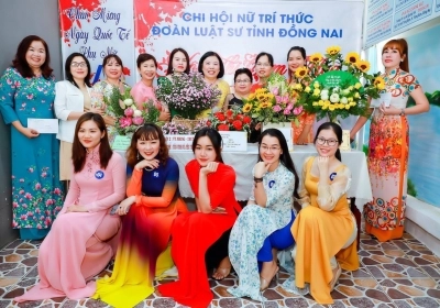 CHI HỘI NỮ TRÍ THỨC TỔ CHỨC HỘI THI "CẮM HOA NGHỆ THUẬT" CHÀO MỪNG NGÀY PHỤ NỮ VIỆT NAM 20/10