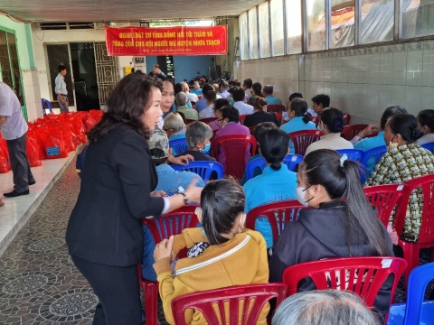TTPBPL và tặng quà cho Hội người mù tại huyện Nhơn Trạch 