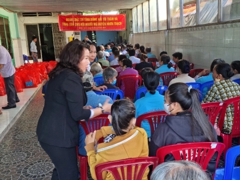 TTPBPL và tặng quà cho Hội người mù tại huyện Nhơn Trạch 