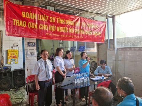 TTPBPL và tặng quà cho Hội người mù tại huyện Nhơn Trạch 