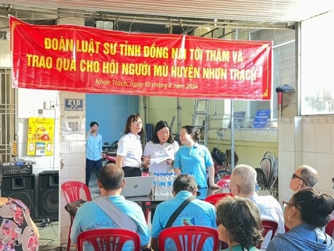 TTPBPL và tặng quà cho Hội người mù tại huyện Nhơn Trạch 