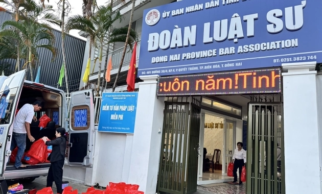 TTPBPL và tặng quà cho Hội người mù tại huyện Nhơn Trạch 