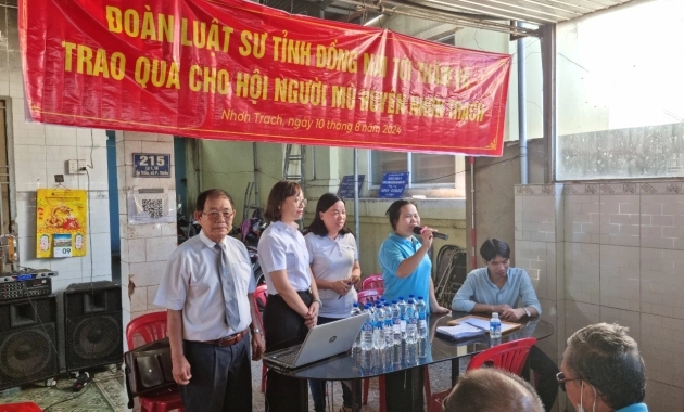 TTPBPL và tặng quà cho Hội người mù tại huyện Nhơn Trạch 