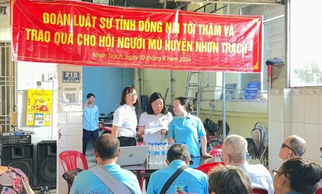 TTPBPL và tặng quà cho Hội người mù tại huyện Nhơn Trạch 