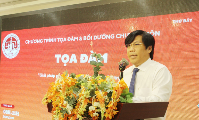 Luật sư Trần Cao Đại Kỳ Quân phát biểu khai mạc Tọa đàm.