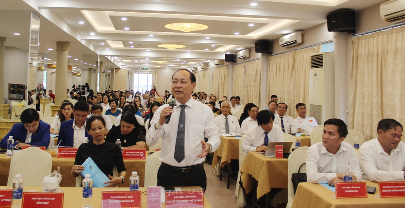 Luật sư Lê Quang Y phát biểu tại Tọa đàm.